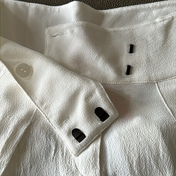 See by Chloe white pleated shorts. NWT. 4 (40) - Picture 3 of 8